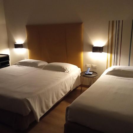 Hotel Touring Λιβόρνο Εξωτερικό φωτογραφία